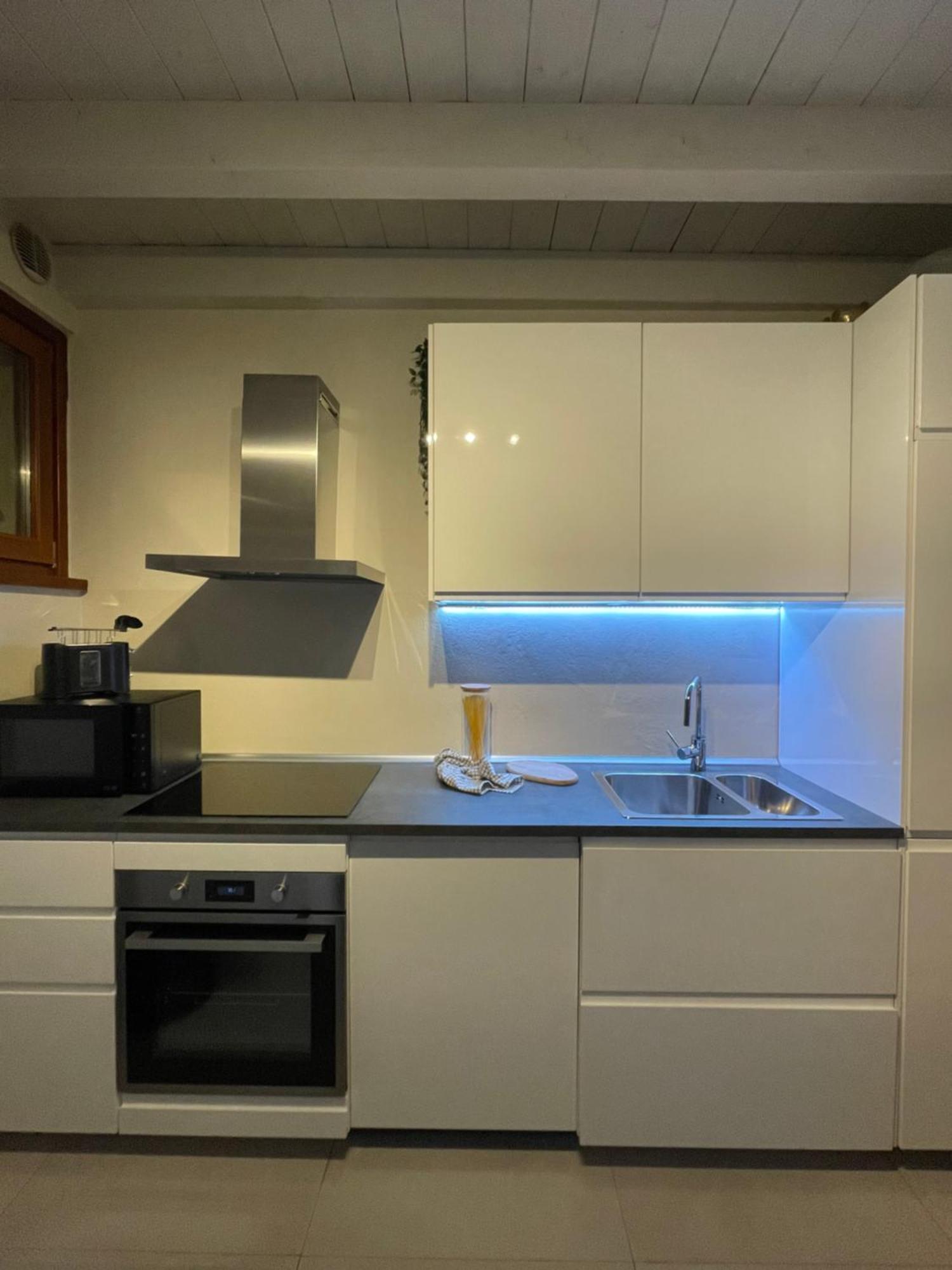Amelie Apartment Desenzano del Garda Ngoại thất bức ảnh