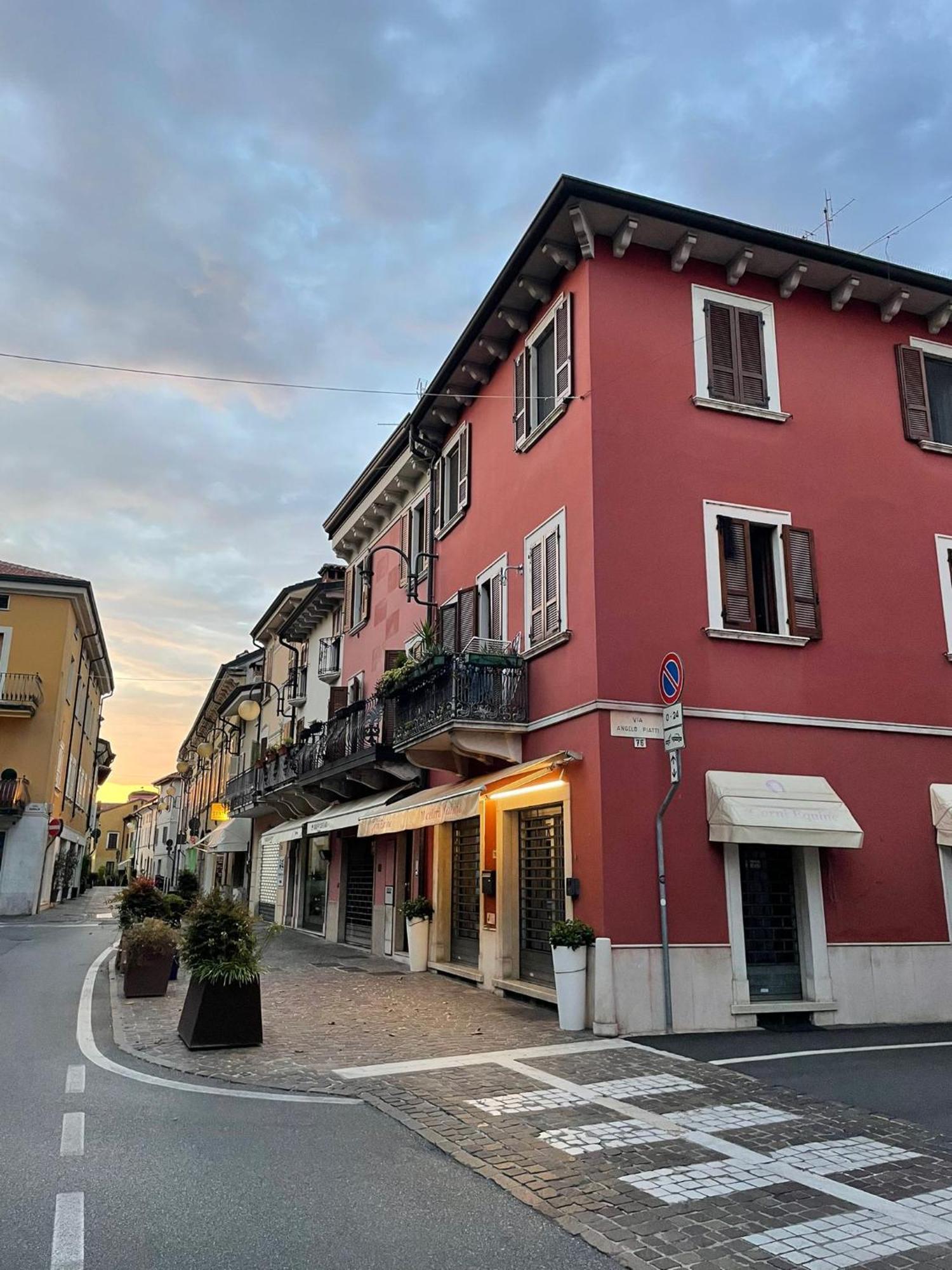 Amelie Apartment Desenzano del Garda Ngoại thất bức ảnh
